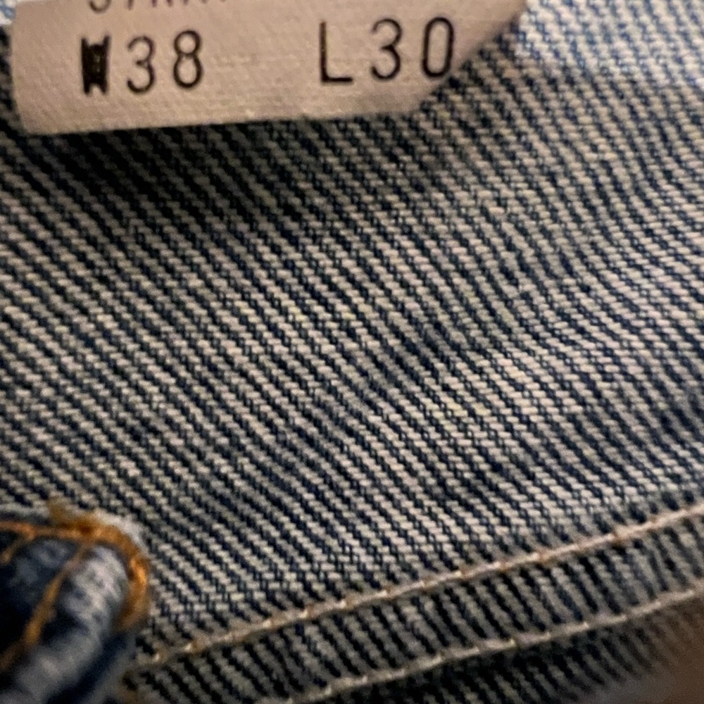 Levi’s - Picture 2 of 4